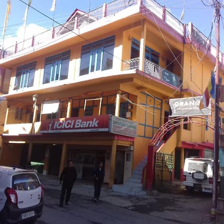 Vamoose Buddha Hotel Тауанг Екстериор снимка