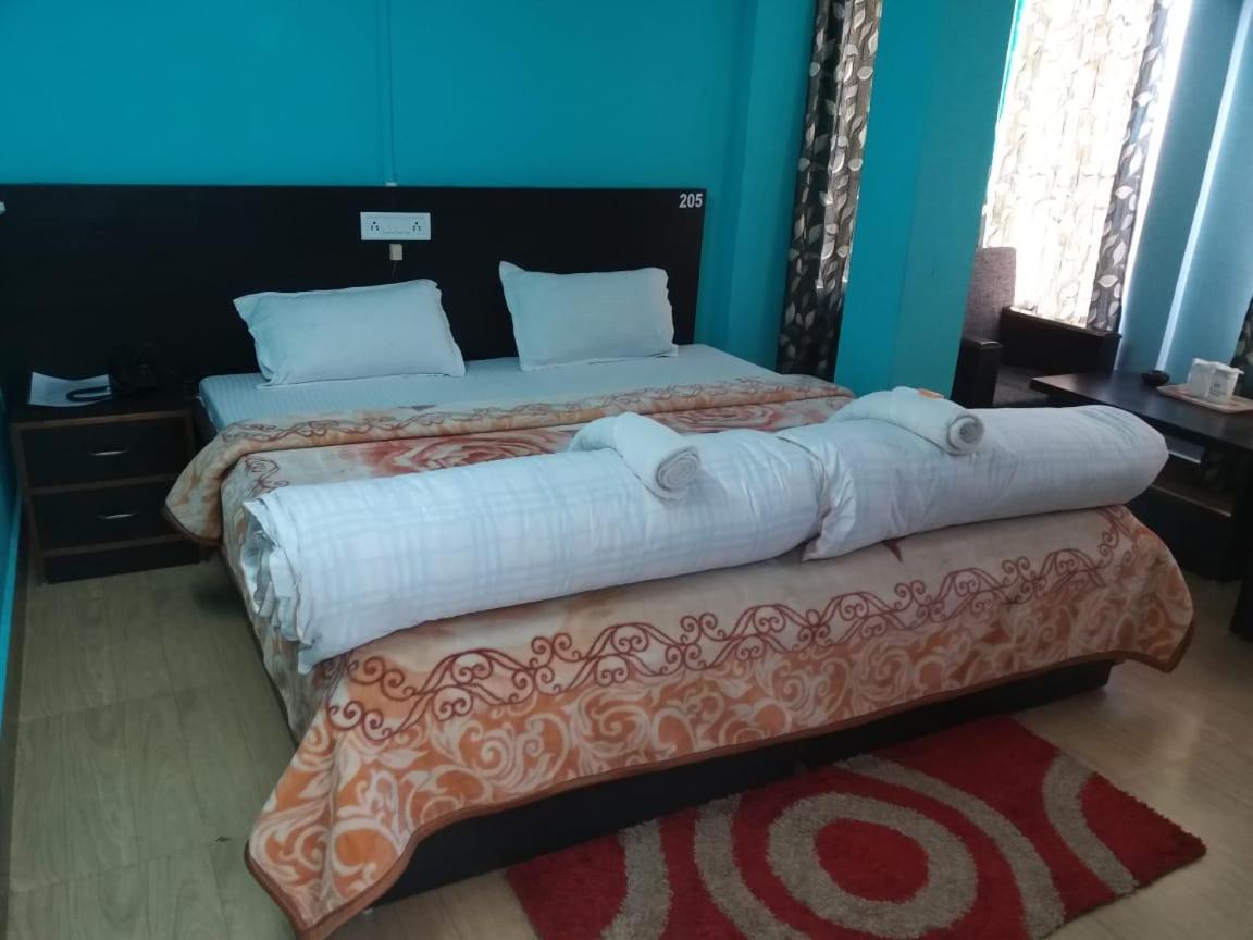 Vamoose Buddha Hotel Тауанг Екстериор снимка
